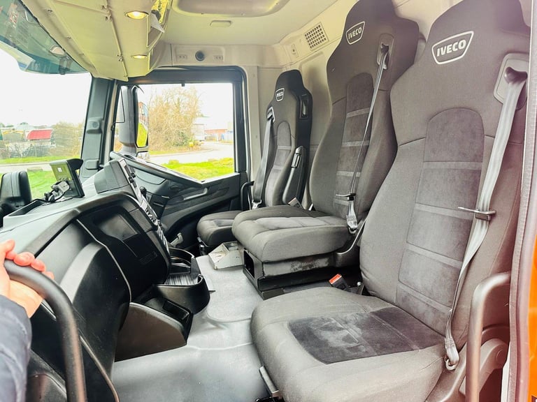 2023 (23) IVECO S-WAY 400 CNG 6X2 REAR LIFT STEER AXLE CURTAINSIDERS