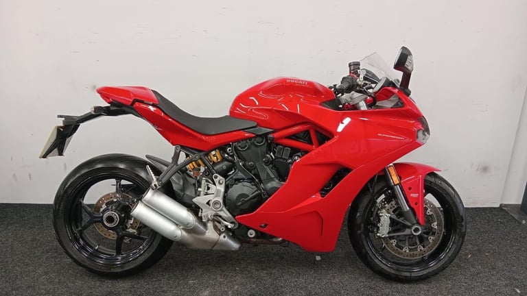 DUCATI SUPERSPORT S ** MOT JUNE 2026 - SEAT COWL - DIGITAL DISPLAY ** 