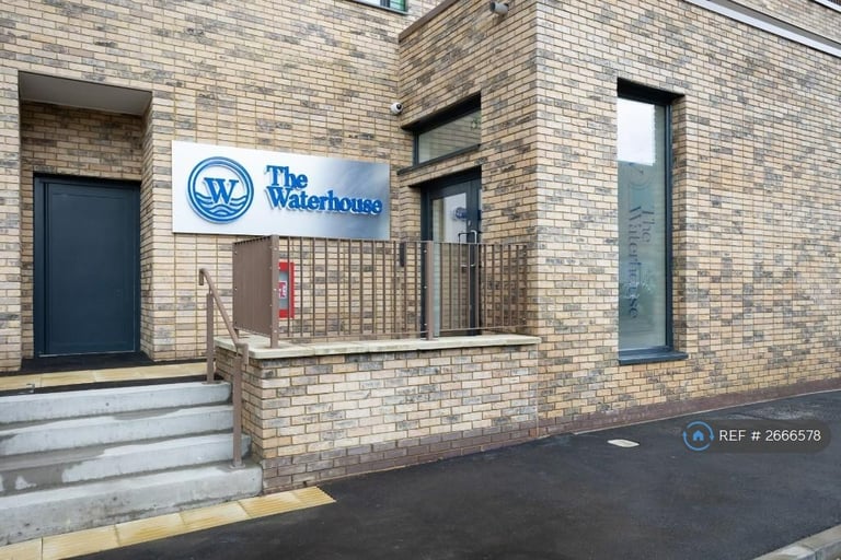 image for 1 bedroom flat in Waterhouse Apartments, Salford, M5 (1 bed) (#2666578)