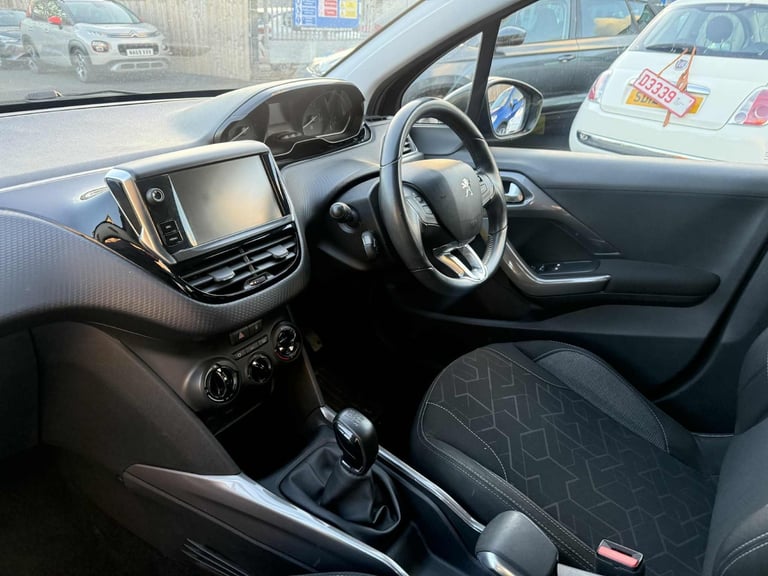 2017 Peugeot 2008 1.2 PureTech Active 5dr HATCHBACK Petrol Manual
