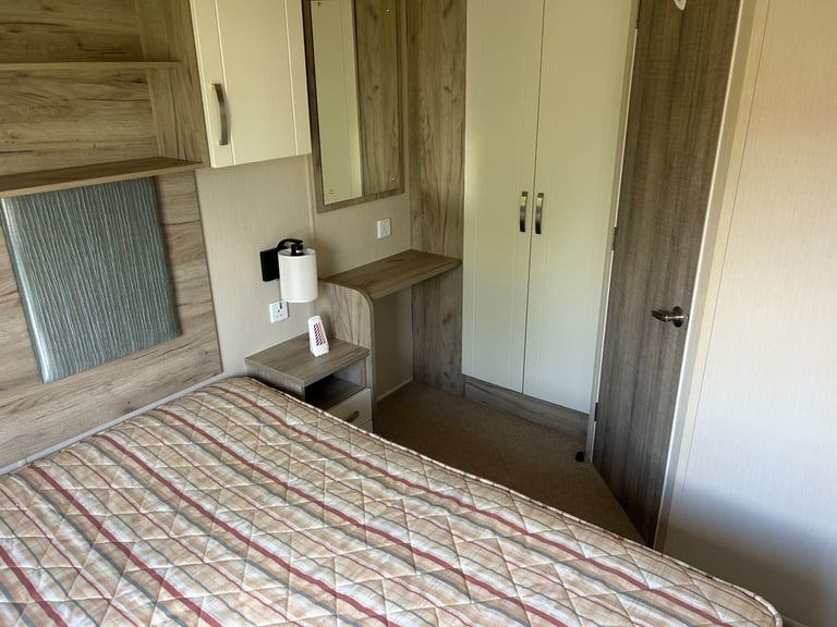 Mobile home for sale - 11.5 month season - Burgh Castle, Great Yarmouth
