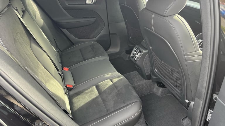 2025 Volvo XC40 2.0 B4 MHEV Plus Black Edition DCT Auto Euro 6 (s/s) 5dr ESTATE Petrol/Electric H...