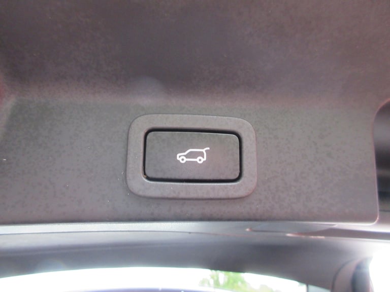 2017 Jaguar F-Pace 2.0d R-Sport 5dr Auto AWD ESTATE Diesel Automatic