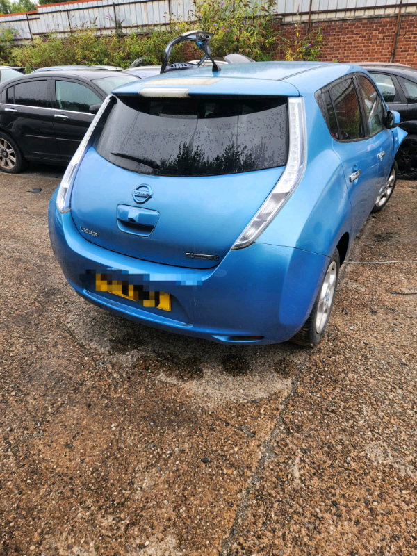 image for Breaking spare parts Nissan leaf 