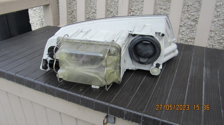 Passenger side headlight for mk 2 Skoda Octavia 