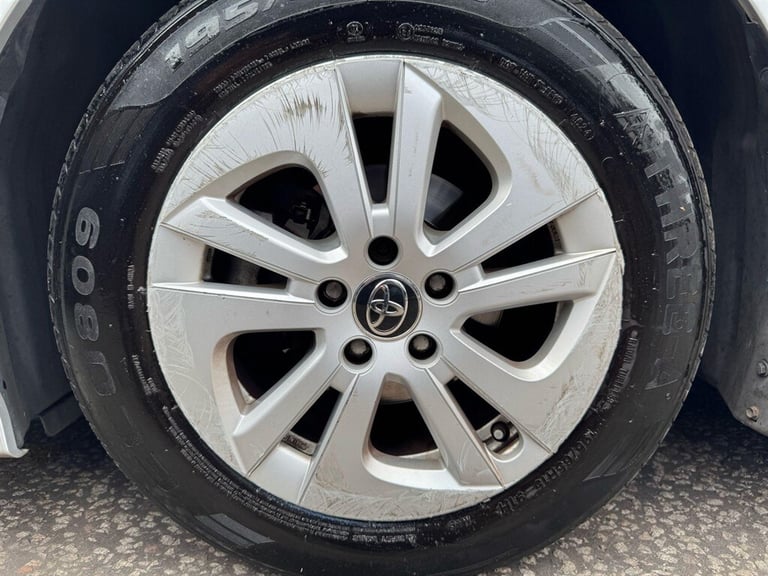 2016 Toyota Prius 1.8 VVT-h Active CVT Euro 6 (s/s) 5dr Hatchback Petrol/Ele Automatic