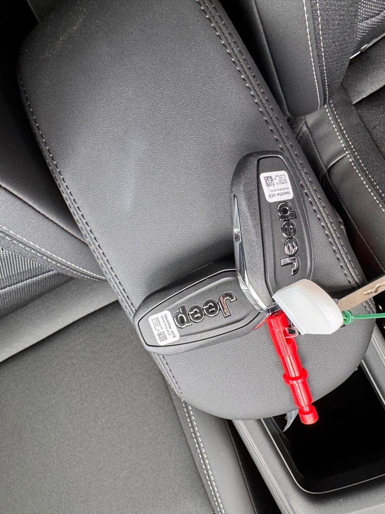 2025 Jeep Avenger Summit 1.2 100hp Mt HATCHBACK Petrol Manual