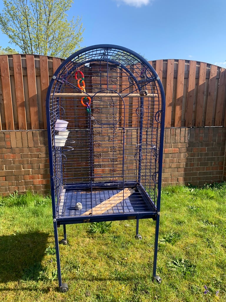 Parrot cage on wheels