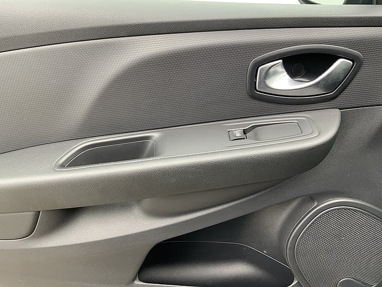 2023 Renault Clio DCI 90 Hatchback Diesel Manual