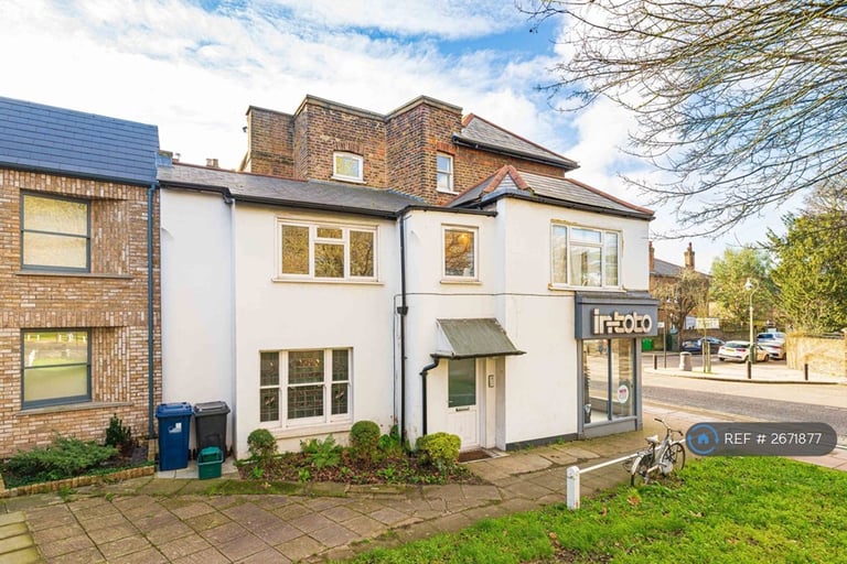 1 bedroom flat in Saint Mary's Road, London, W5 (1 bed) (#2671877)