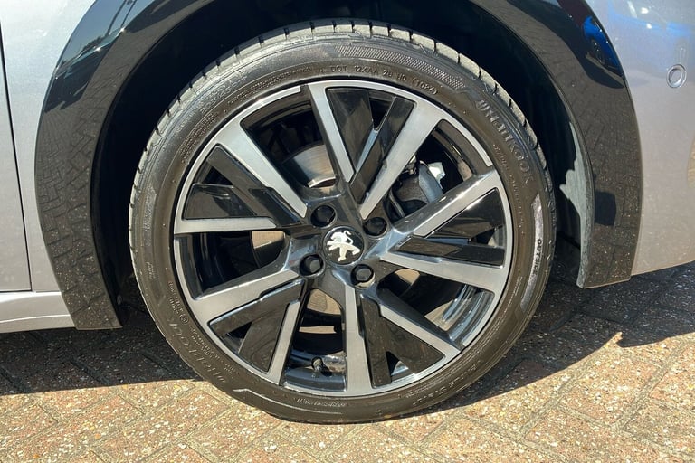  Peugeot 208 1.2 Puretech Gt Premium Hatchback 5dr Petrol Eat Euro 6 s/s 130 Ps