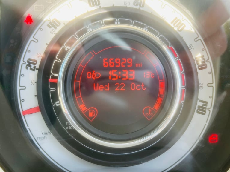 2011 Fiat 500 0.9 TwinAir Lounge 3dr HATCHBACK Petrol Manual