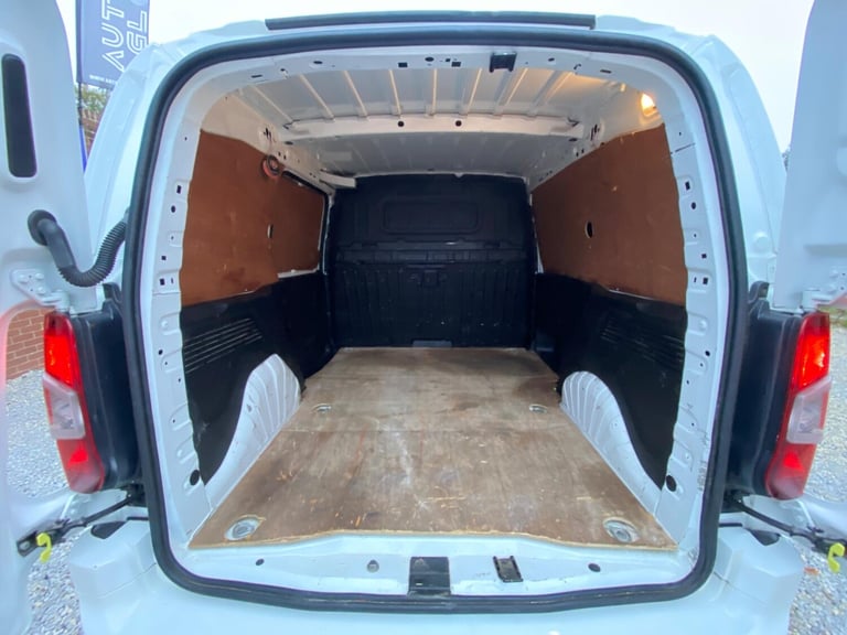 2020 Vauxhall Combo 1.6 Turbo D 2300 Sportive L1 H1 Euro 6 (s/s) 4dr PANEL VAN Diesel Manual