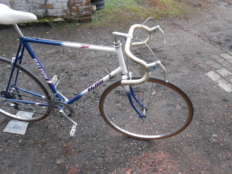 RALEIGH WINNER 10 SPEED ROAD RACING BIKE, RETRO RACER. 1980's.