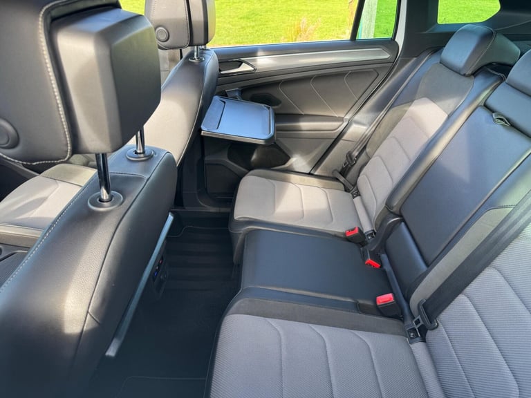 2017 Volkswagen Tiguan 2.0 TDi 150 R-Line 5dr ESTATE DIESEL Manual