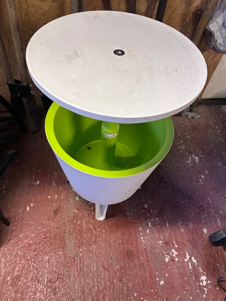 image for Keter Cool bar - garden bar table/ice-bucket