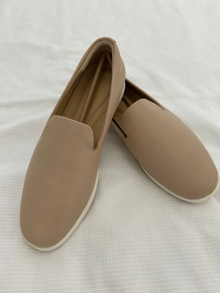 image for Clarks AceLite Lo Ladies Leather Shoes 