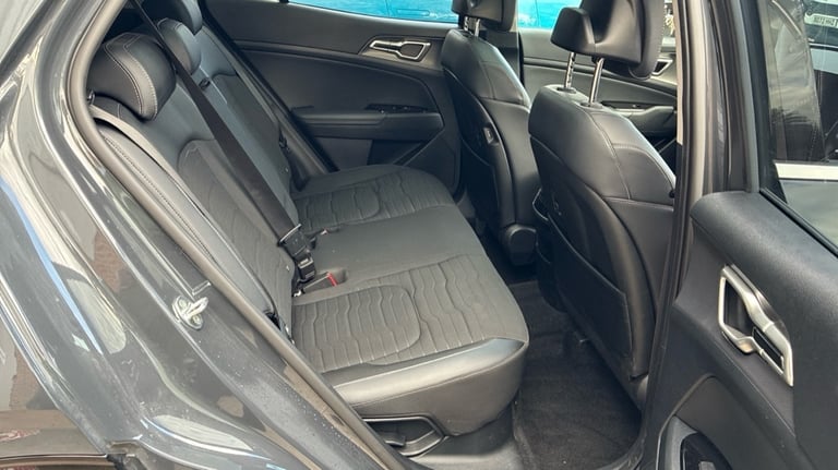 2023 Kia Sportage 1.6 T-GDi ISG HEV 4 Estate Hybrid Automatic