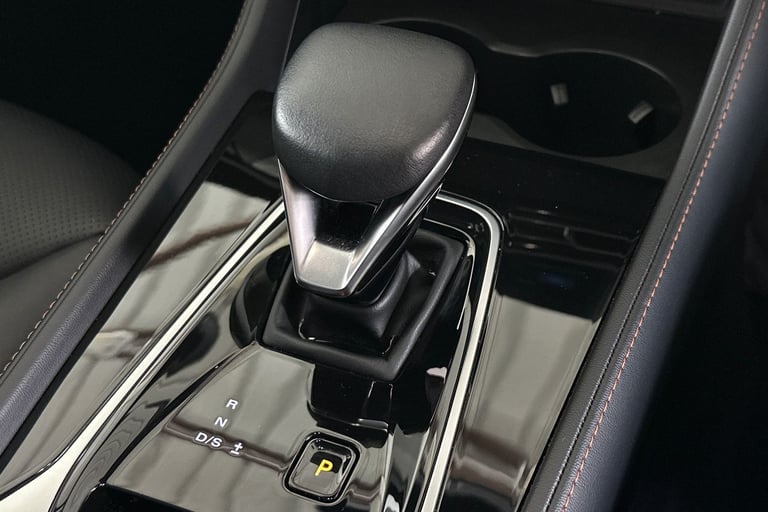 2025 MG MG HS 106287 Hatchback Petrol Automatic