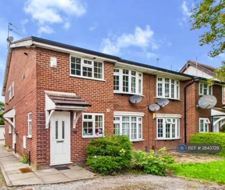 2 bedroom flat in Bramhall Lane, Davenport, SK3 (2 bed) (#2643729)