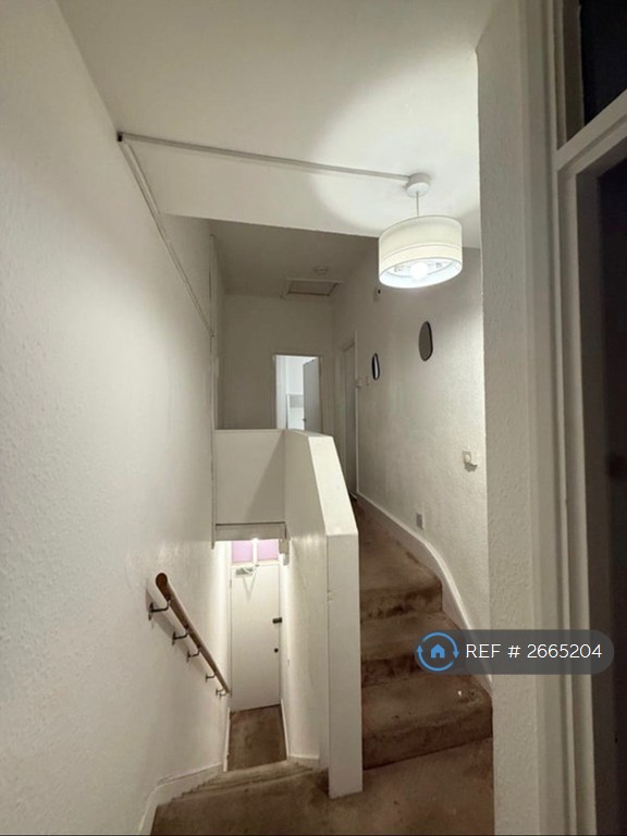 2 bedroom flat in Goodall Road, London, E11 (2 bed) (#2665204)