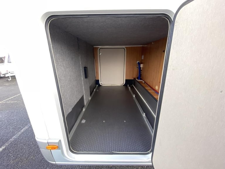 2011 AUTO-TRAIL FRONTIER MOHAWK LUXURY MOTORHOME