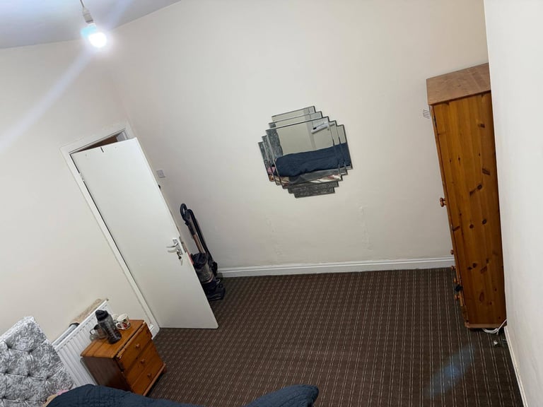 Double room to let 