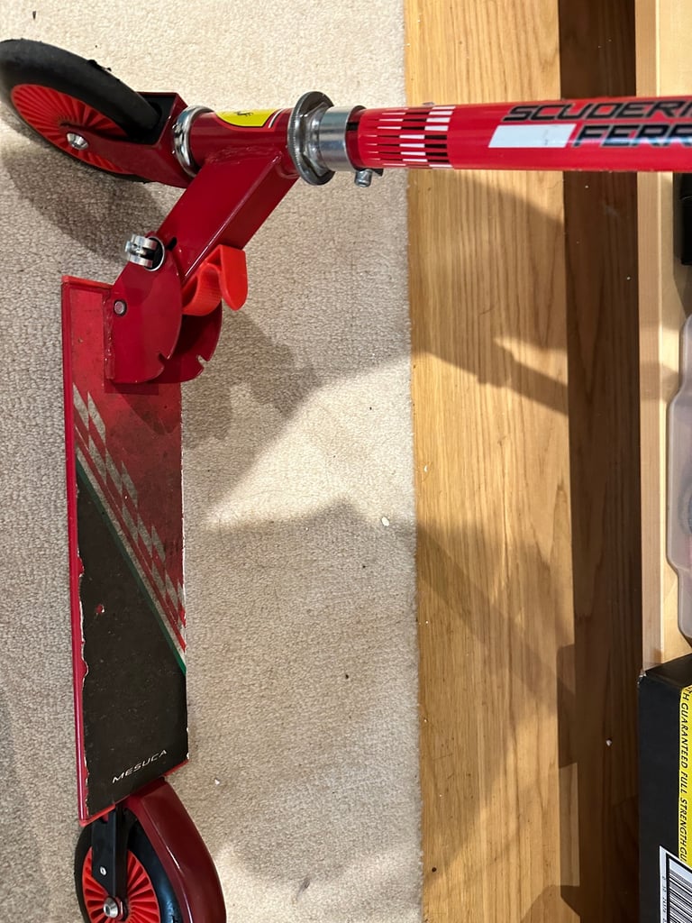 Ferrari Kids Scooter - Red