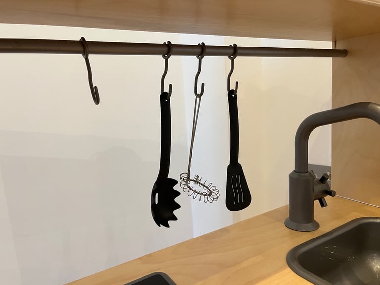 IKEA DUGTIK LIGHT UP PLAY KITCHEN WITH POTS AND PANS SET
