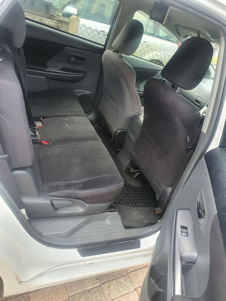 Toyota prius plus hybrid 