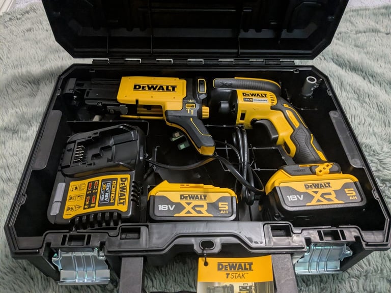 image for DeWalt XR 18v Collated Drywall Gun (Complete With X2 5ah batteries, charger & accessories)