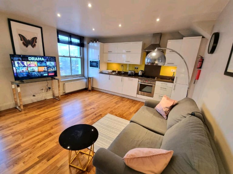 2 bedroom fully furnished flat to let in city centre of Bradford 