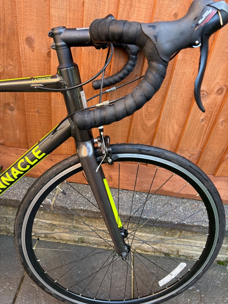 Pinnacle Laterite 1 road bike 
