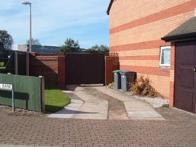 Wanted 4 a exchange a 2 bed house or a 2 bed bungalow for my 3 bed semi detached house in Blackpool 