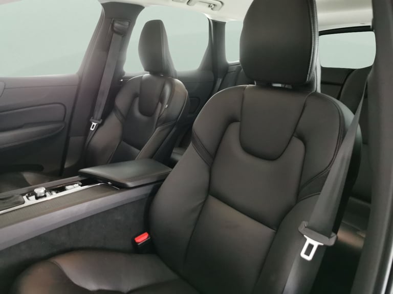 2019 Volvo XC60 2.0 D4 Momentum SUV 5dr Diesel Auto Euro 6 (s/s) (190 ps) - AUTO PARK - LED Suv D...