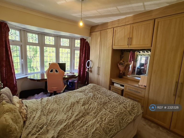 3 bedroom house in Torrington Road, Manchester, M27 (3 bed) (#2321326)