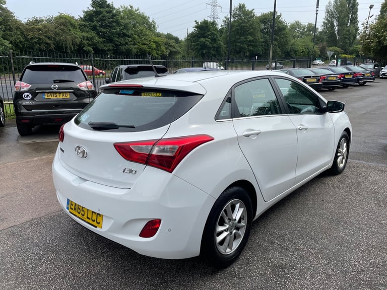 2015 Hyundai i30 1.6 CRDi Blue Drive SE Nav 5dr HATCHBACK Diesel Manual