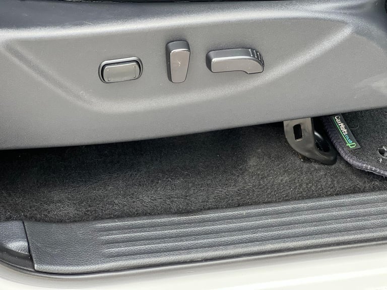 2018 Nissan Navara 2.3 dCi Tekna 4WD Euro 6 (s/s) 4dr PICK UP Diesel Manual