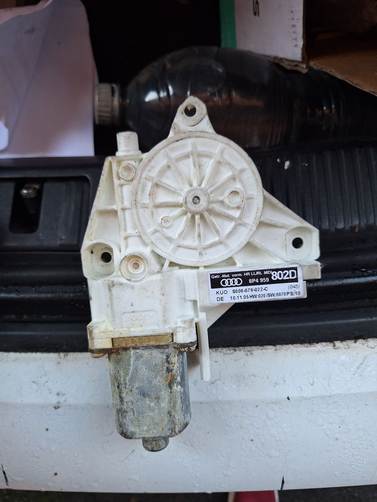 Audi a3 Offside rear window motor
