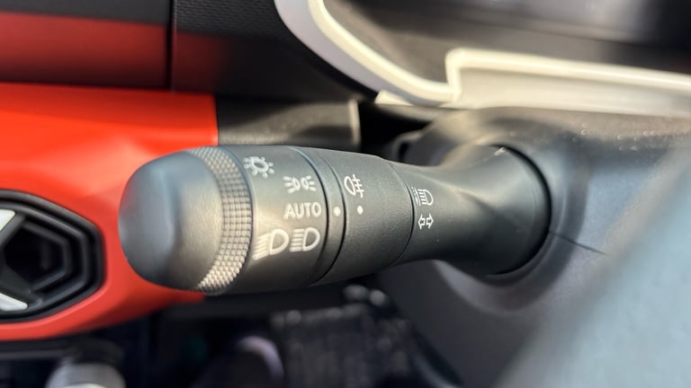 2025 Dacia Spring 27kWh Expression 65 48kW 5dr Auto Electric Hatchback Hatchback Electric Automatic