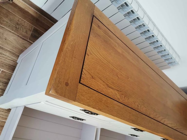 CAN DELIVER - OAK FURNITURE LAND CHEST OF DRAWERS IN VERY GOOD CONDITION