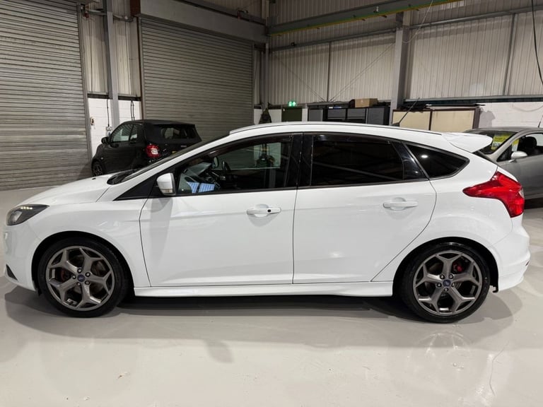 2013 Ford Focus 2.0T EcoBoost ST-3 Hatchback 5dr Petrol Manual Euro 5 s/s 250 ps Top Spec  Hatchb...