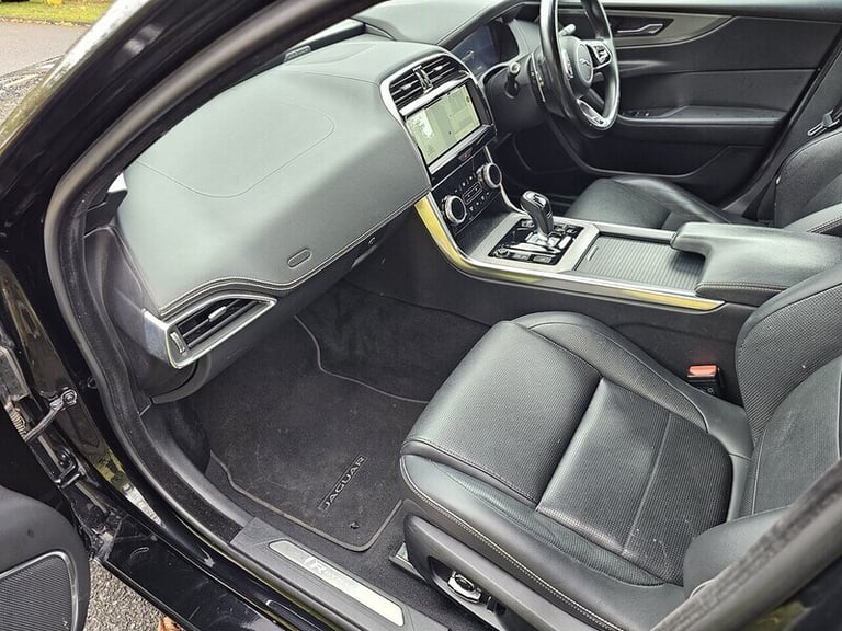 2021 Jaguar XE D200 MHEV R-Dynamic SE Saloon Diesel Automatic