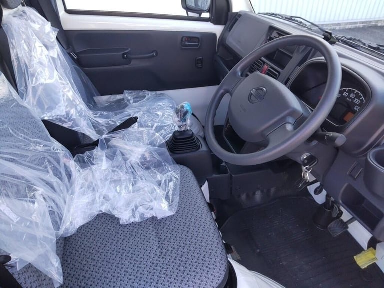 Nissan clipper 660 cc dx 4wd mini pick up only 9 miles japanese import 2024