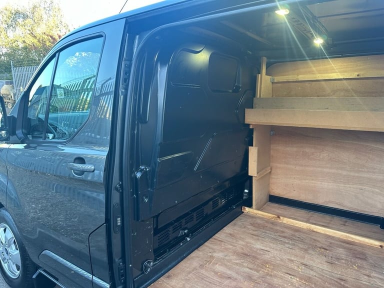 2017 Ford Transit Custom 2.0 TDCi 290 Limited Panel Van 5dr Diesel Manual L1 H2 (157 g/km, 168 bh...