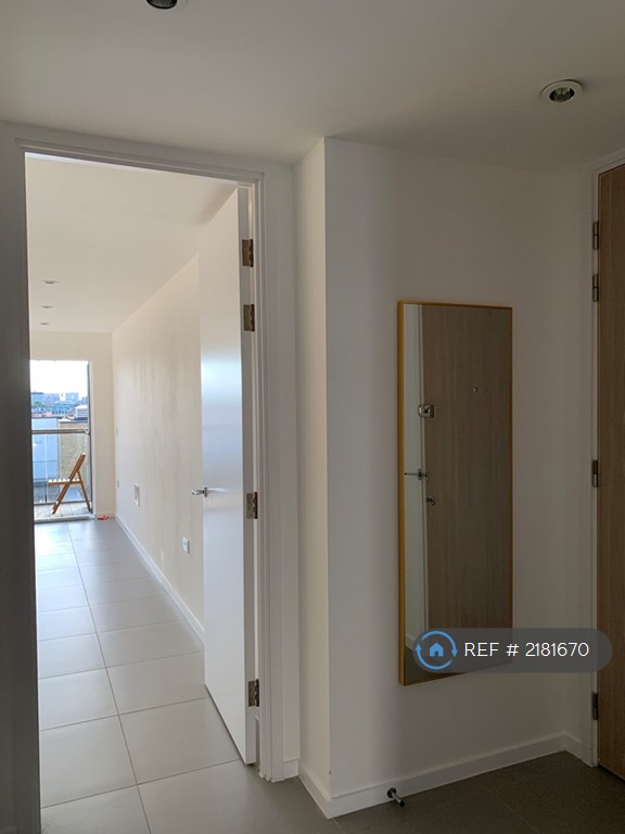 1 bedroom flat in Dance Square, London, EC1V (1 bed) (#2181670)