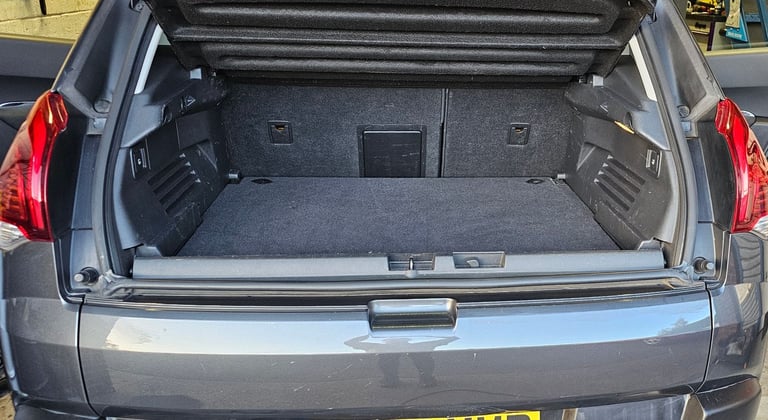 Peugeot, 3008, Hatchback, 2015, Manual, 1199 (cc), 5 doors