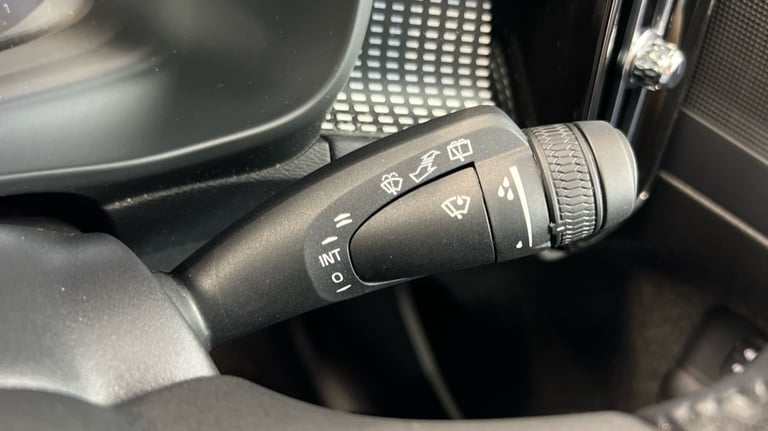 2025 Volvo XC40 Black Edition Plus, B3 Mild hybrid, Petrol (Rear Camera, BLIS) Estate Petrol Auto...