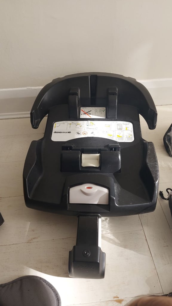 Doona pushchair car seat buggy travel school trips a must have, rain cover,isofix,nappy bag,
