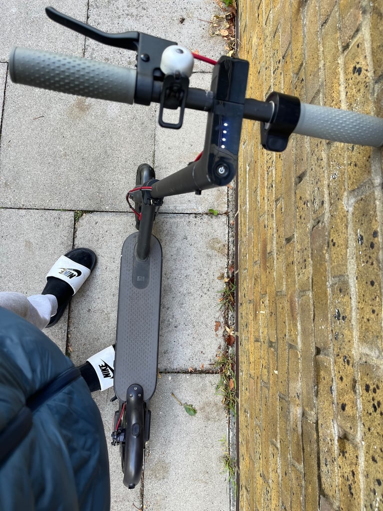 Xiaomi M365 electric scooter £100 With charger included